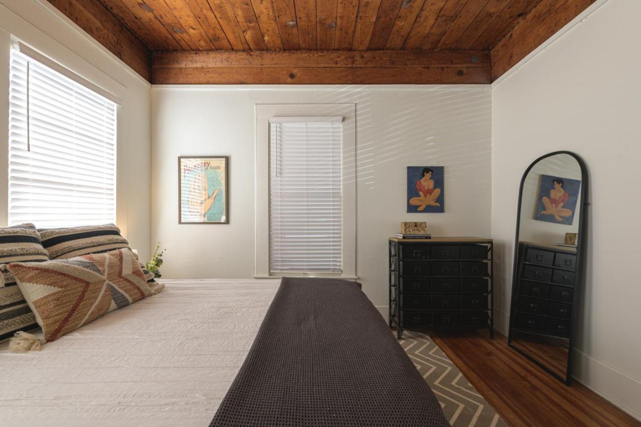 Restored 1930S Uptown Bungalow 2 Min. To Magnolia Waco Exterior foto