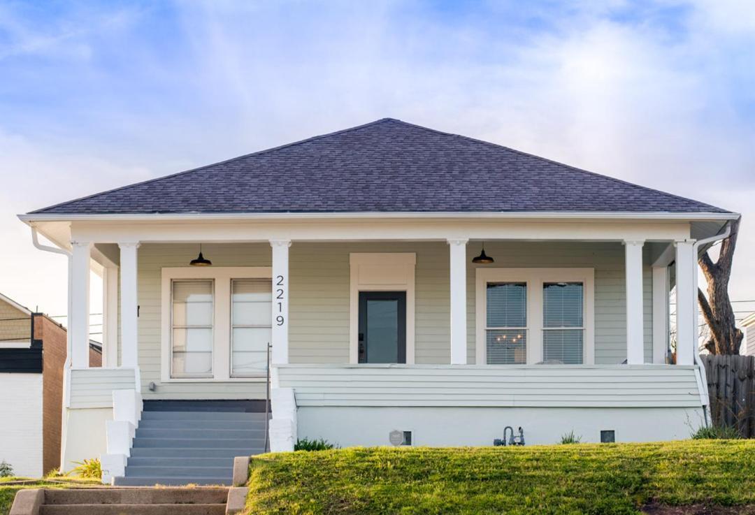 Restored 1930S Uptown Bungalow 2 Min. To Magnolia Waco Exterior foto